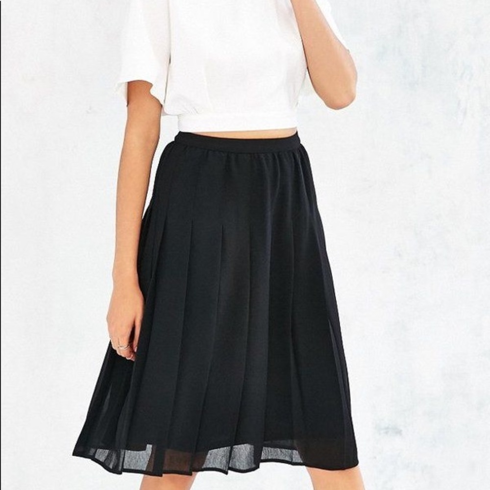 Soft Pleated Black Skirt